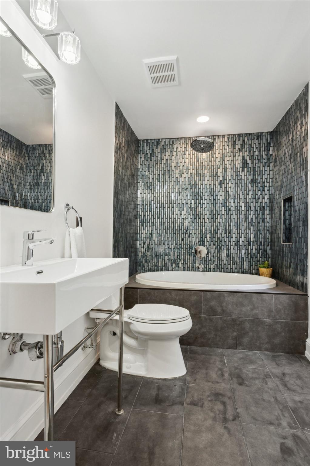 1716 Spruce Street, Unit 3 Philadelphia, PA 19103 - Photo 43 of 76