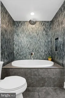 $849,000 | 1716 Spruce Street, Unit 3, Philadelphia, PA 19103