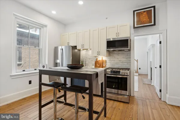 $849,000 | 1716 Spruce Street, Unit 3, Philadelphia, PA 19103