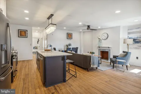 $849,000 | 1716 Spruce Street, Unit 3, Philadelphia, PA 19103