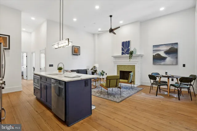 $849,000 | 1716 Spruce Street, Unit 3, Philadelphia, PA 19103