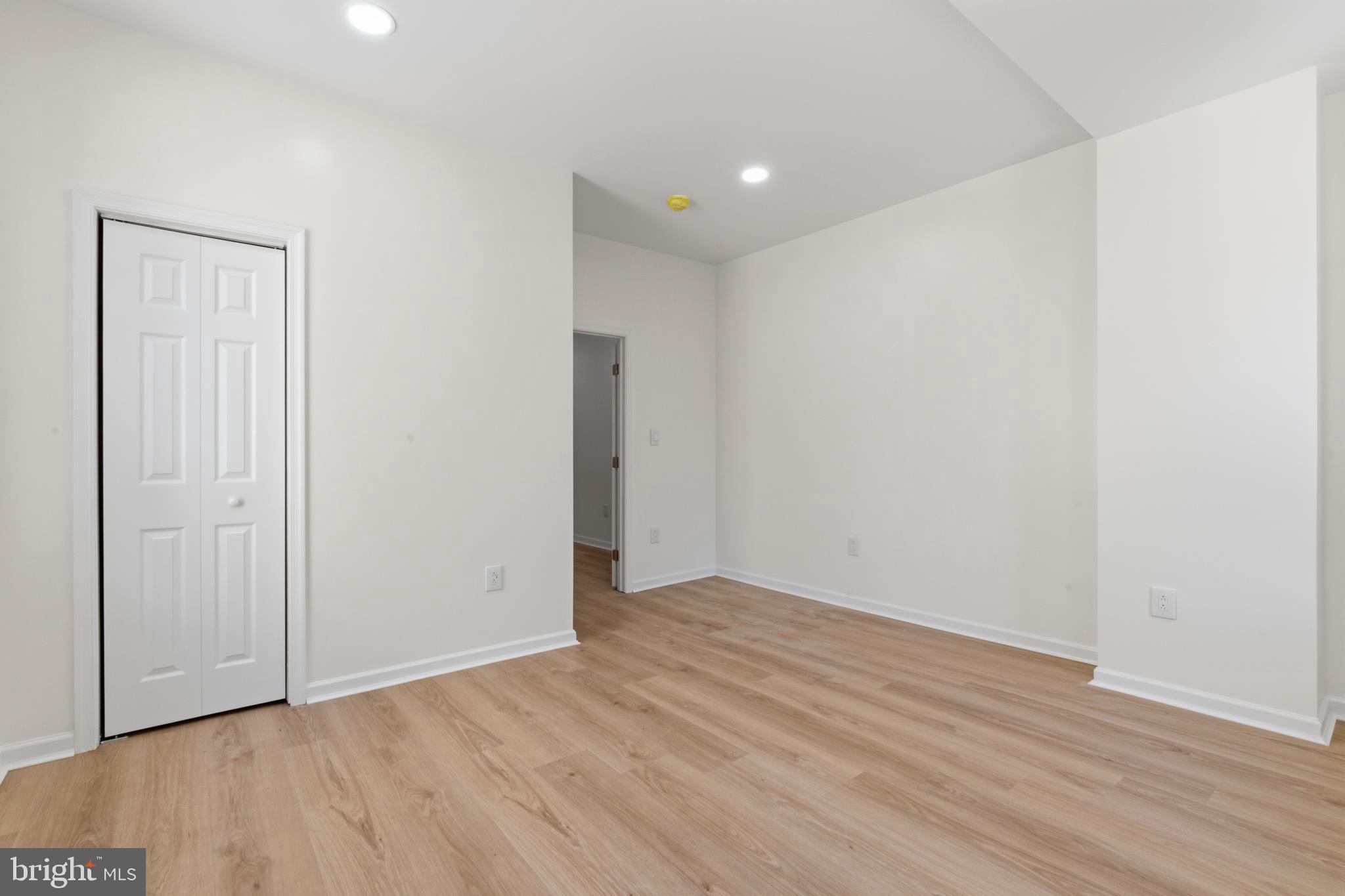 83 West Sharpnack Street Philadelphia, PA 19119 - Photo 24 of 38