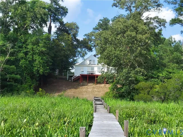 $270,000 | 25122 Tidewater Trail, Tappahannock, VA 22560