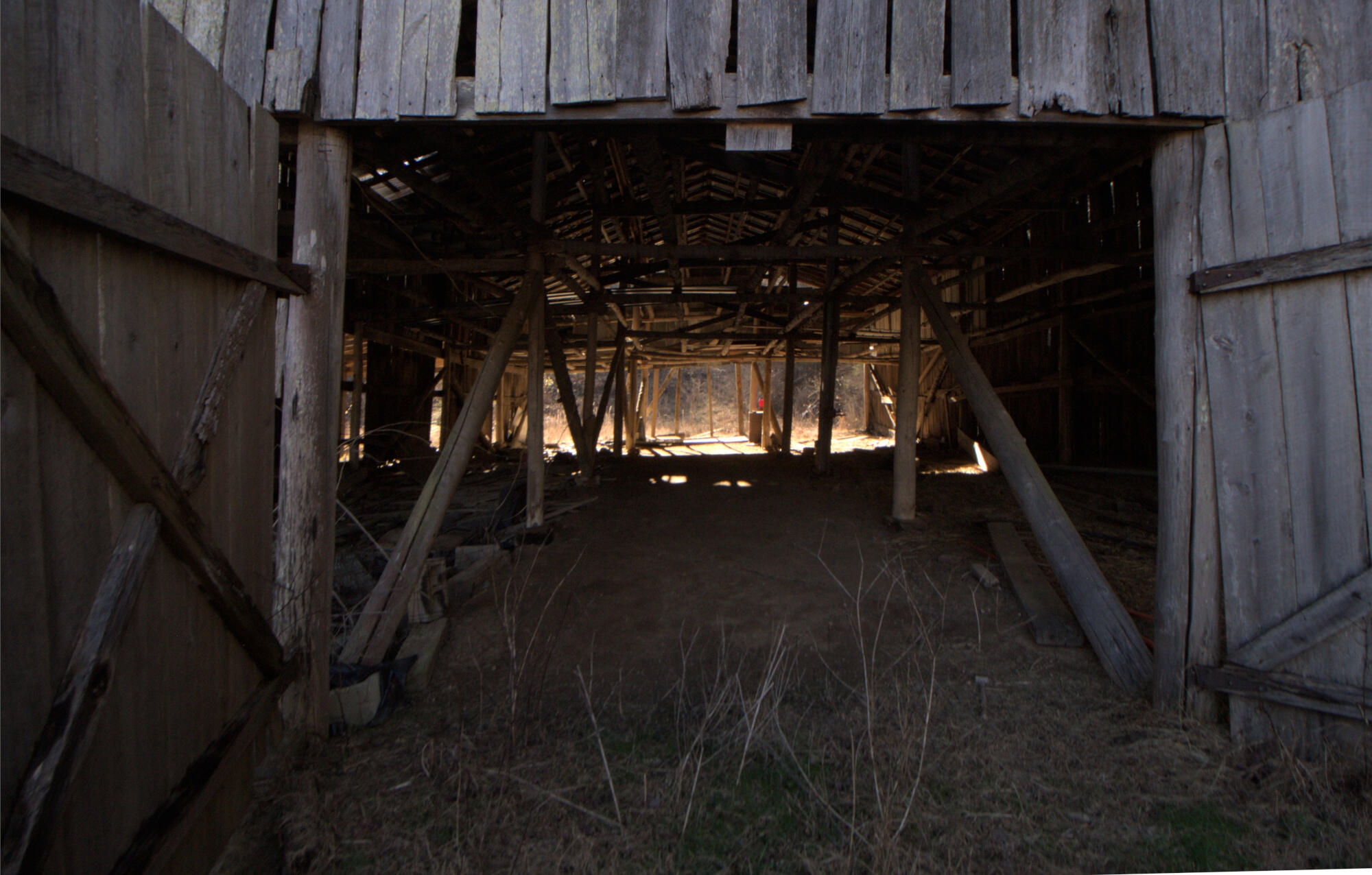 2006 Reed Branch Road Manchester, KY 40962 - Photo 7 of 53 big-barn5