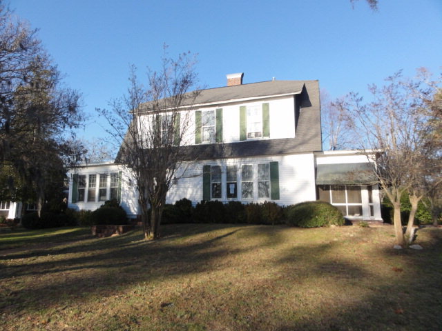 322 Riverside Drive Washington, NC 27889 - Photo 1 of 17 Primary Photo