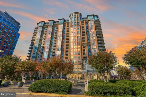 $449,900 | 8220 Crestwood Heights Drive, Unit 714, McLean, VA 22102