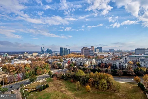 $449,900 | 8220 Crestwood Heights Drive, Unit 714, McLean, VA 22102