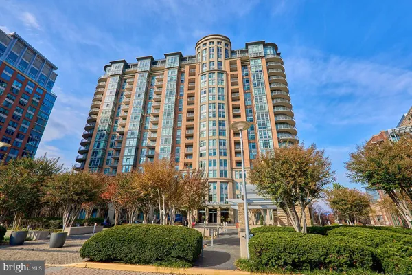 $449,900 | 8220 Crestwood Heights Drive, Unit 714, McLean, VA 22102