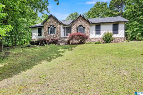 $385,000 | 6113 Fawnhurst Drive, Anniston, AL 36206