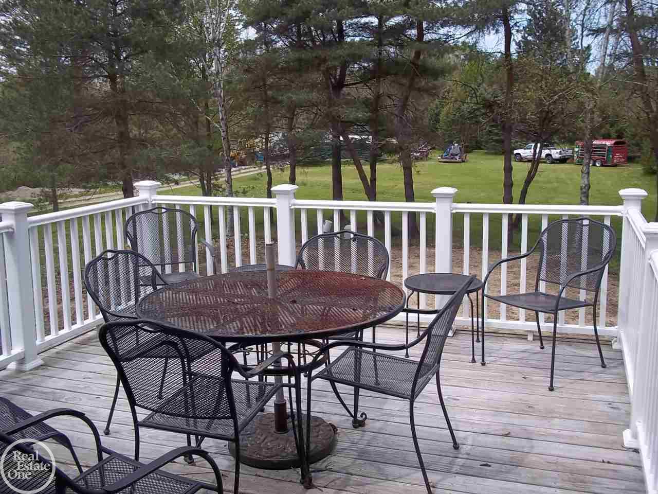 5748 Newman Road St. Clair, MI 48079 - Photo 18 of 32 31313312-17.JPG