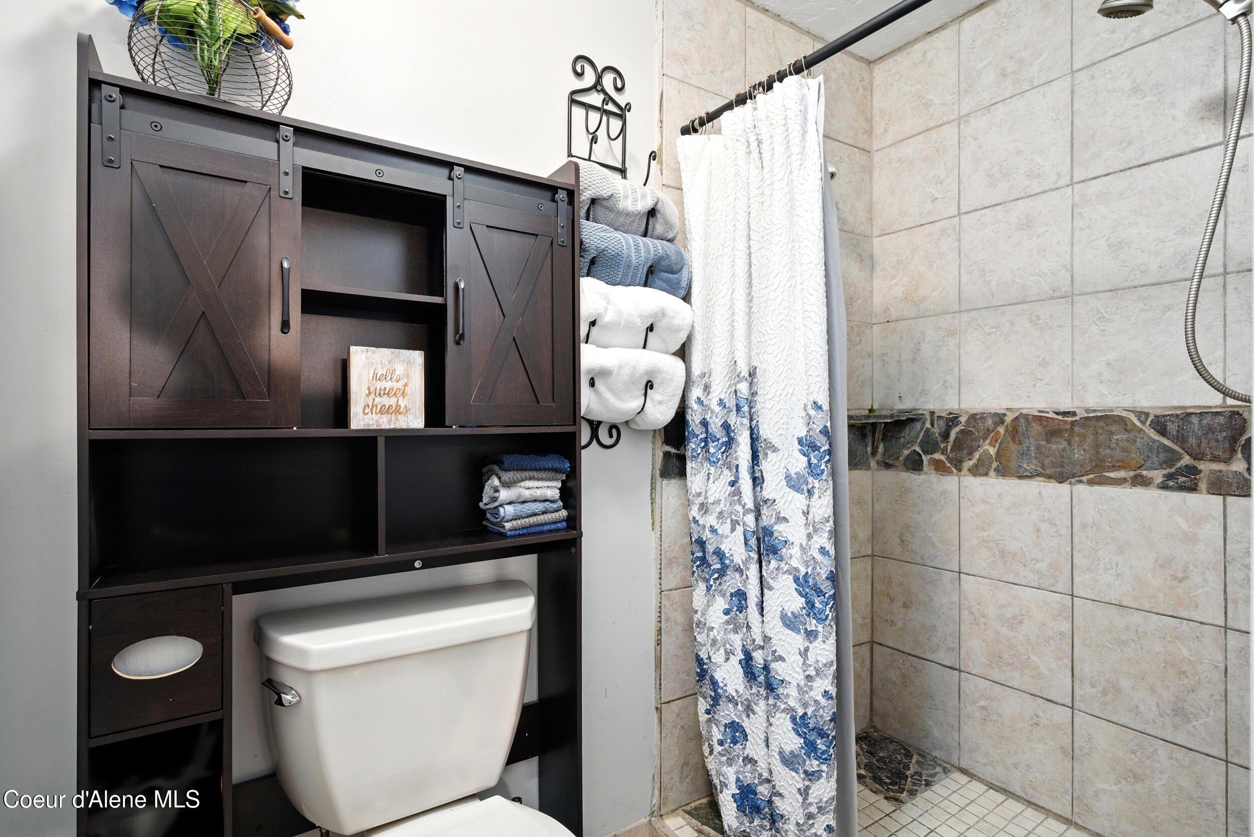 528 Trapper Creek Road Sandpoint, ID 83864 - Photo 17 of 50 16__dsc4159