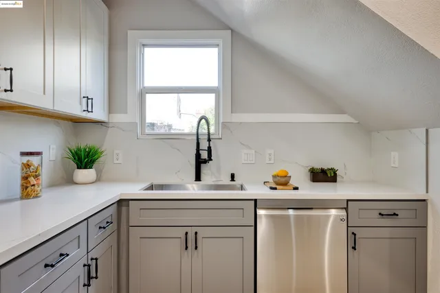 $1,400,000 | 2914 Stanton Street, Berkeley, CA 94702