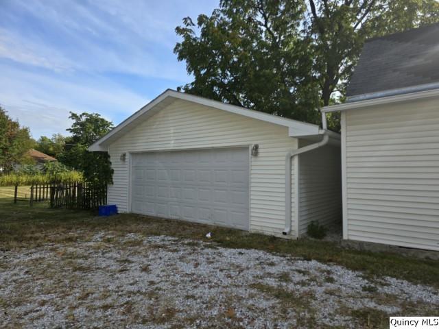 729 Buchanan Street Carthage, IL 62321 - Photo 15 of 16 a front view of house with yard