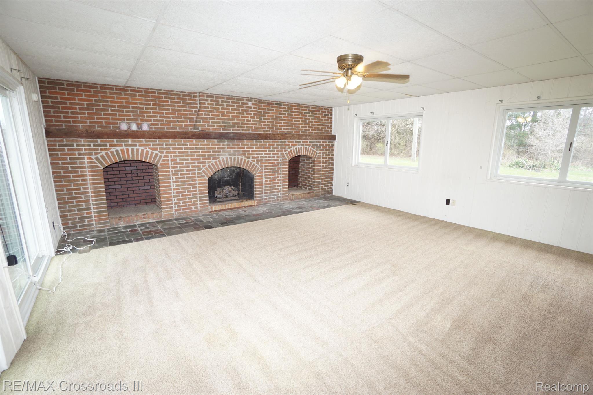 49241 Bemis Road Belleville, MI 48111 - Photo 9 of 24 Family Room
