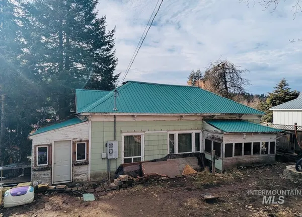 $160,000 | 411 South Pine Street, Troy, ID 83871