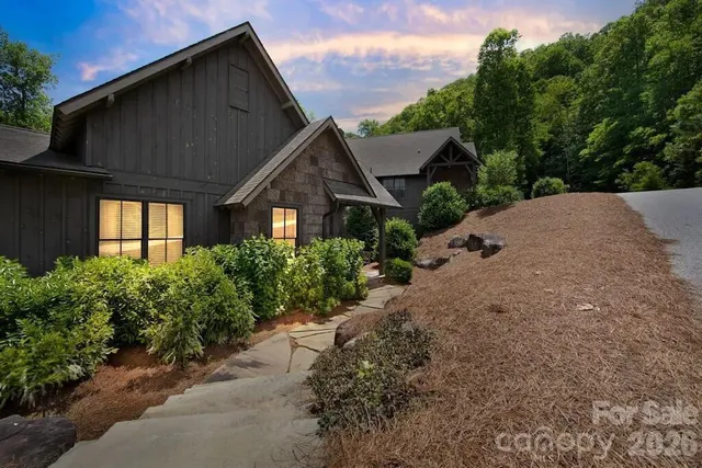 $732,000 | 14 East Saddle Notch Lane, Tuckasegee, NC 28783