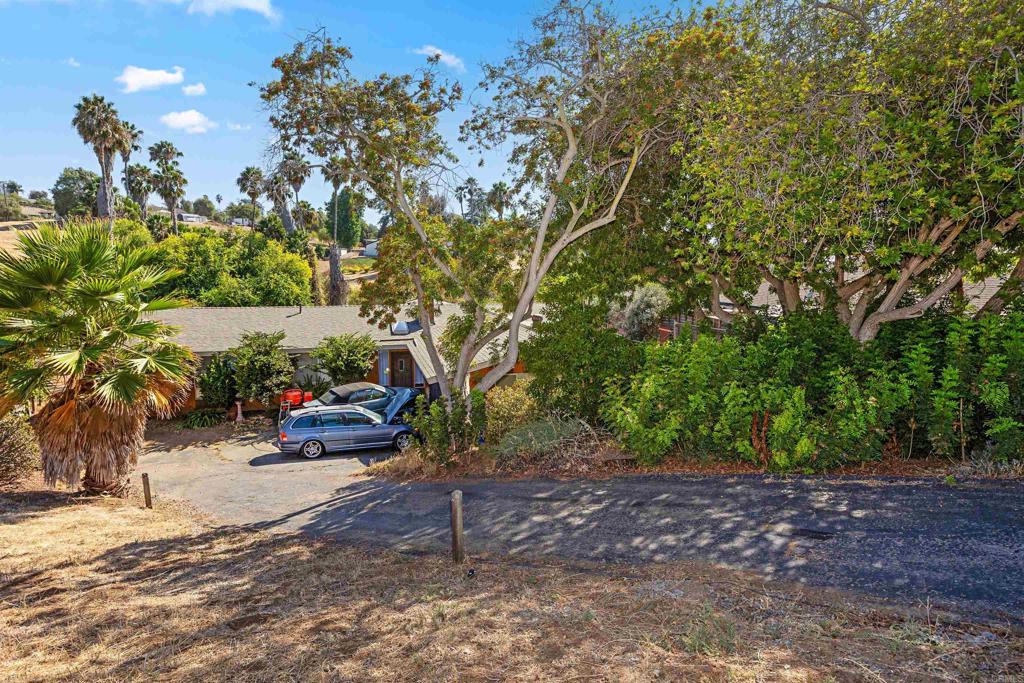 609 Roca Place Vista, CA 92084 - Photo 4 of 43 Gallery Image 4