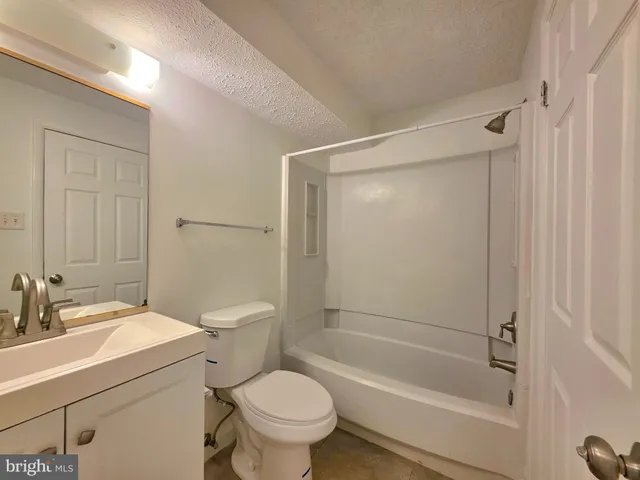 $1,800 | 8380 A Brockham Drive, Alexandria, VA 22309