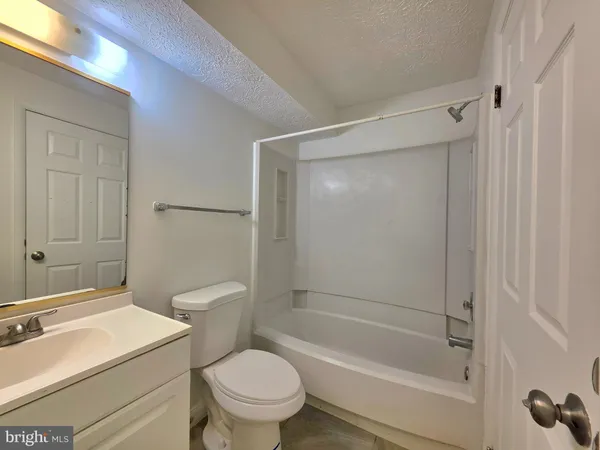 $1,800 | 8380 Brockham Drive, Unit A, Alexandria, VA 22309