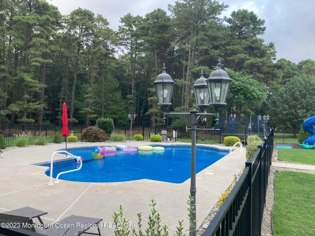 $1,025,000 | 6 Scottsdale Court, Jackson, NJ 08527