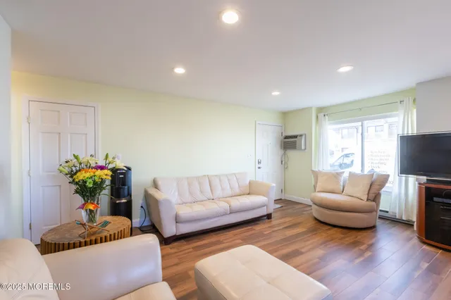 $2,200 | 1382 Ocean Avenue, Unit A9, Sea Bright, NJ 07760