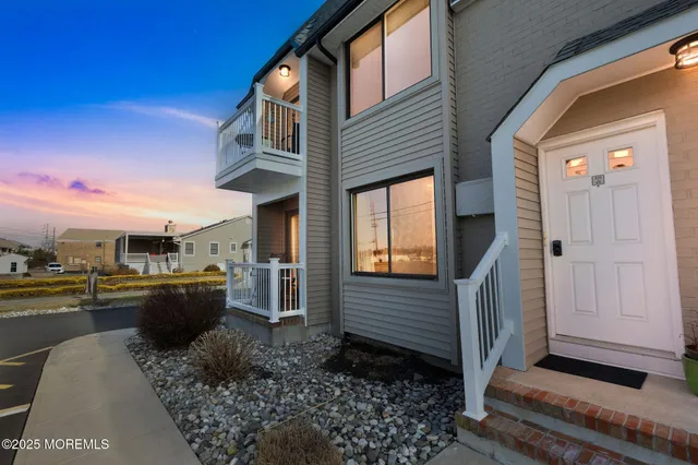 $2,200 | 1382 Ocean Avenue, Unit A9, Sea Bright, NJ 07760