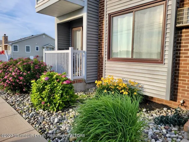 $2,200 | 1382 Ocean Avenue, Unit A9, Sea Bright, NJ 07760