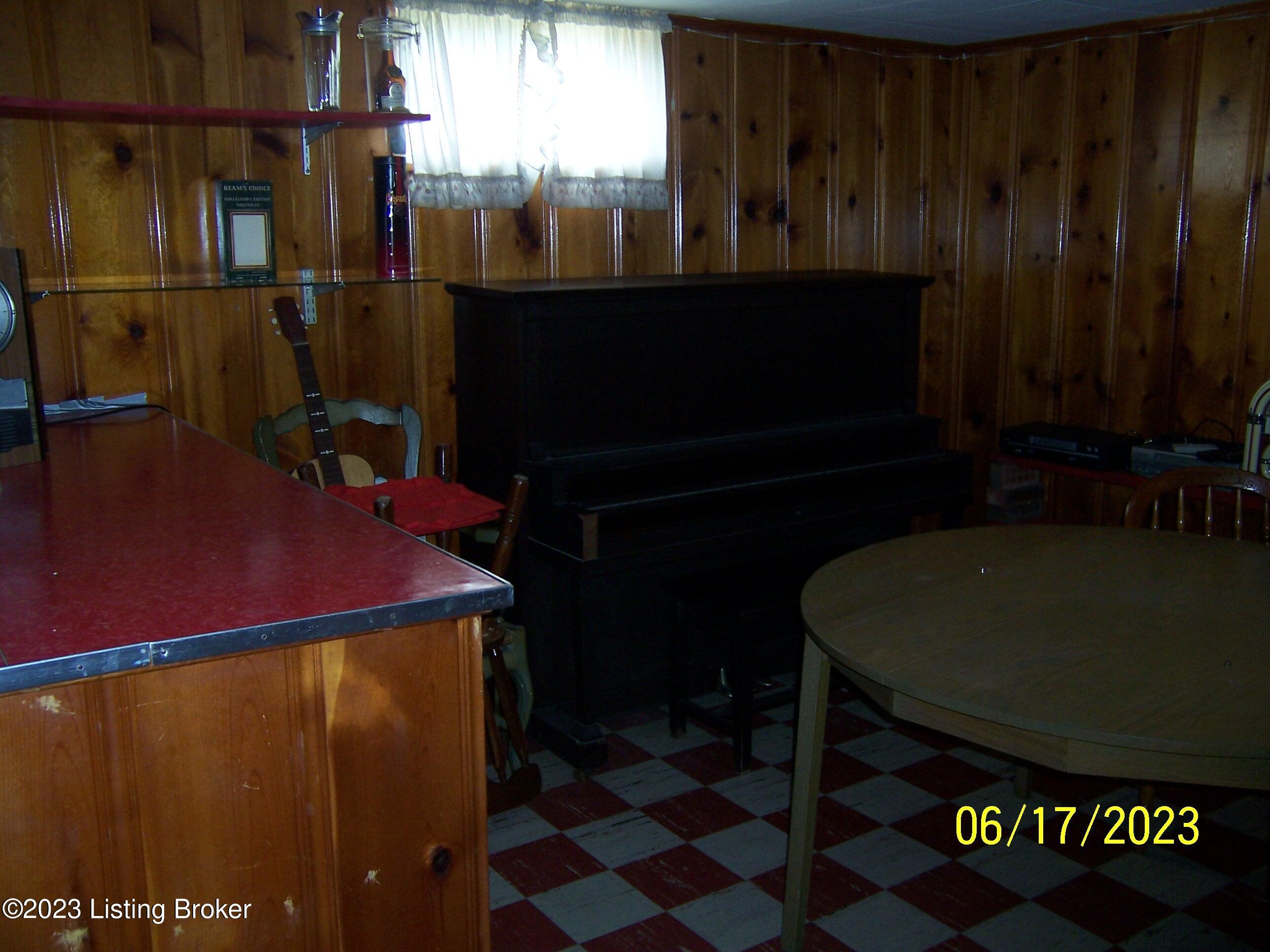 8610 Eula Road Louisville, KY 40219 - Photo 25 of 29 102_1608