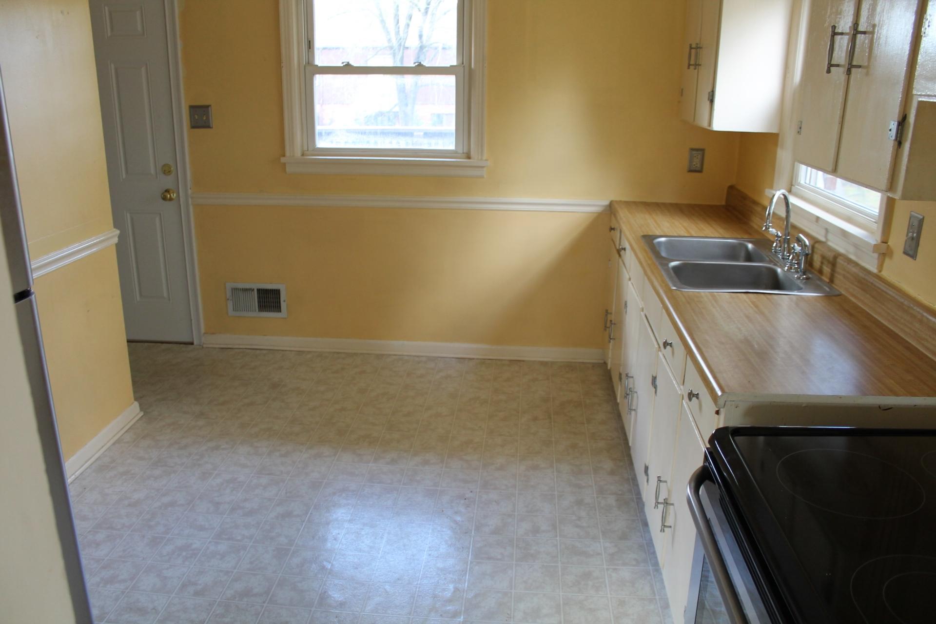 6552 Wendover Road Roanoke, VA 24019 - Photo 11 of 21 IMG_5329