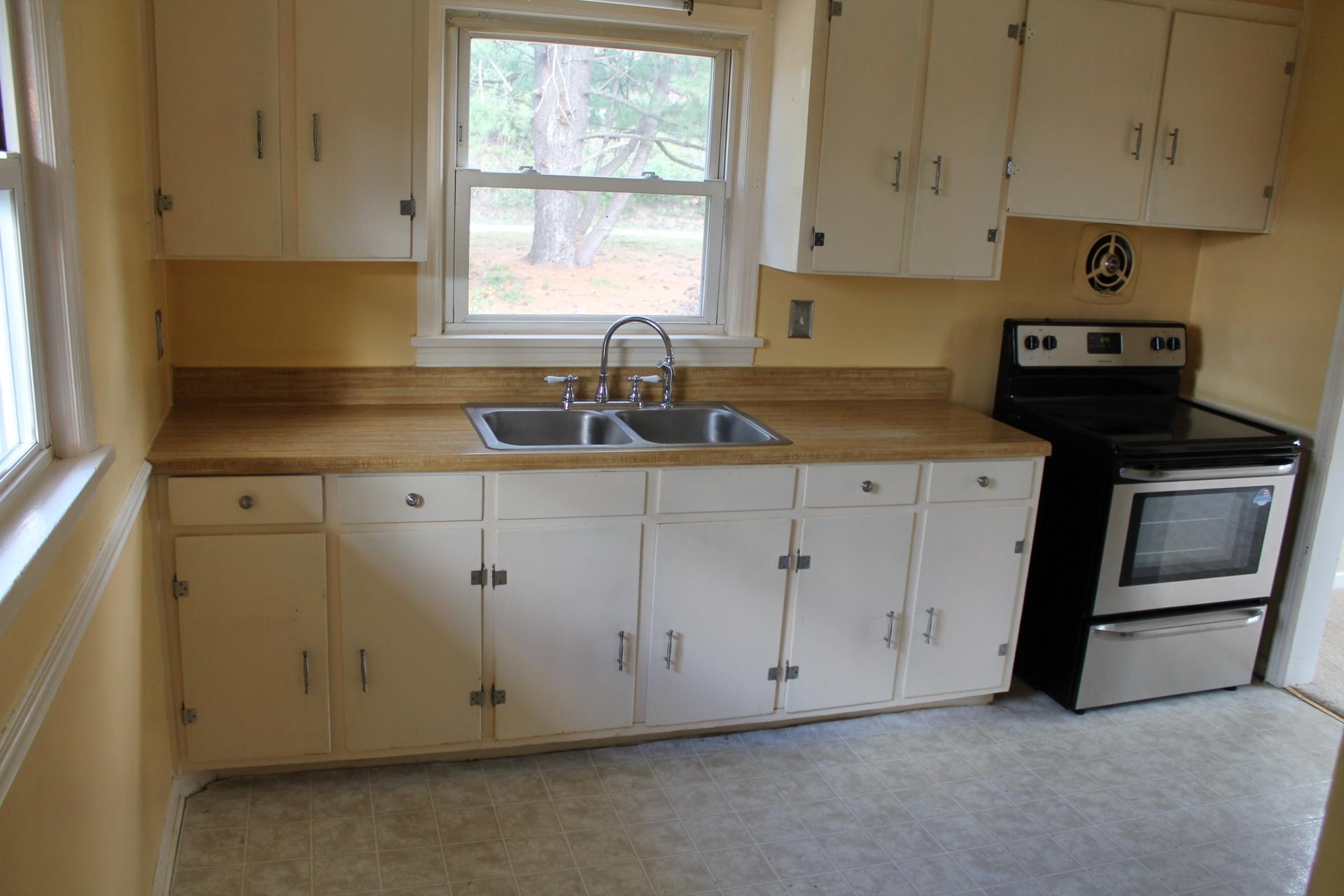 6552 Wendover Road Roanoke, VA 24019 - Photo 12 of 21 IMG_5330