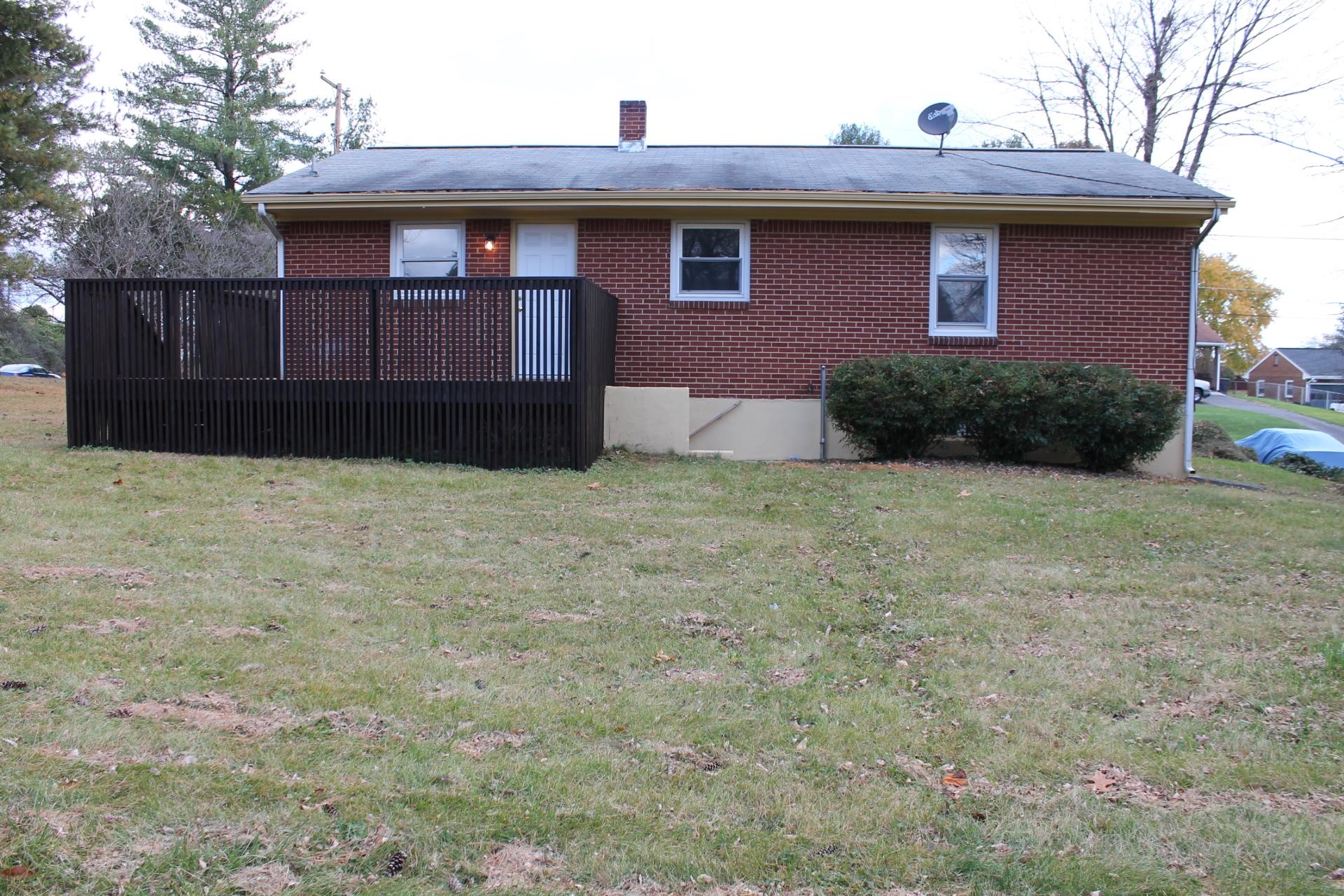 6552 Wendover Road Roanoke, VA 24019 - Photo 6 of 21 IMG_5324