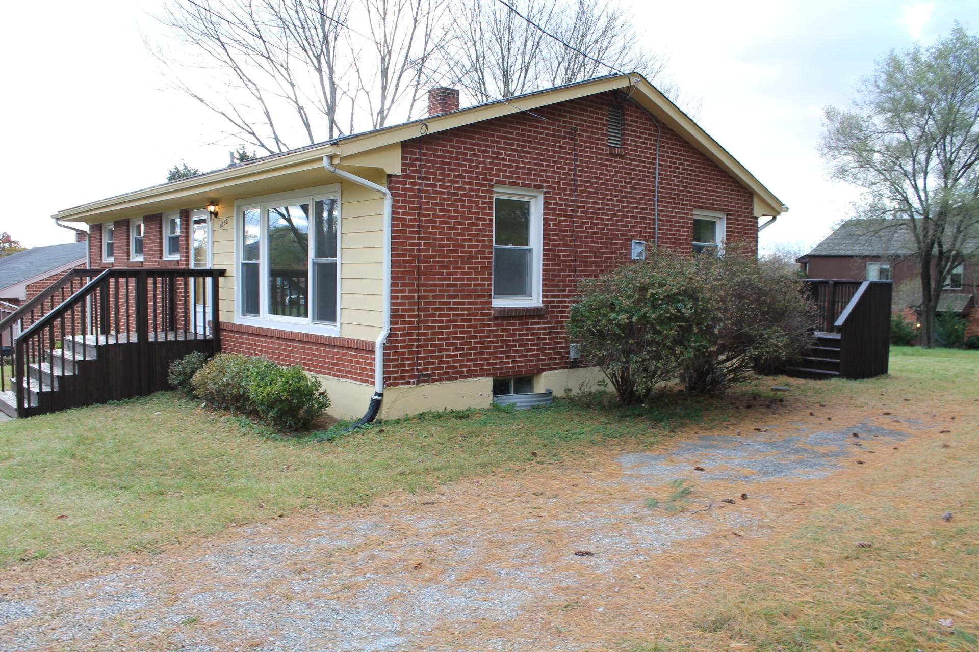 6552 Wendover Road Roanoke, VA 24019 - Photo 8 of 21 IMG_5326