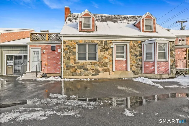 $2,900 | 234 Linwood Avenue, Fairfield, CT 06824