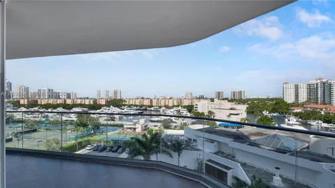 $400,000 | 19707 Turnberry Way, Unit 8B, Aventura, FL 33180