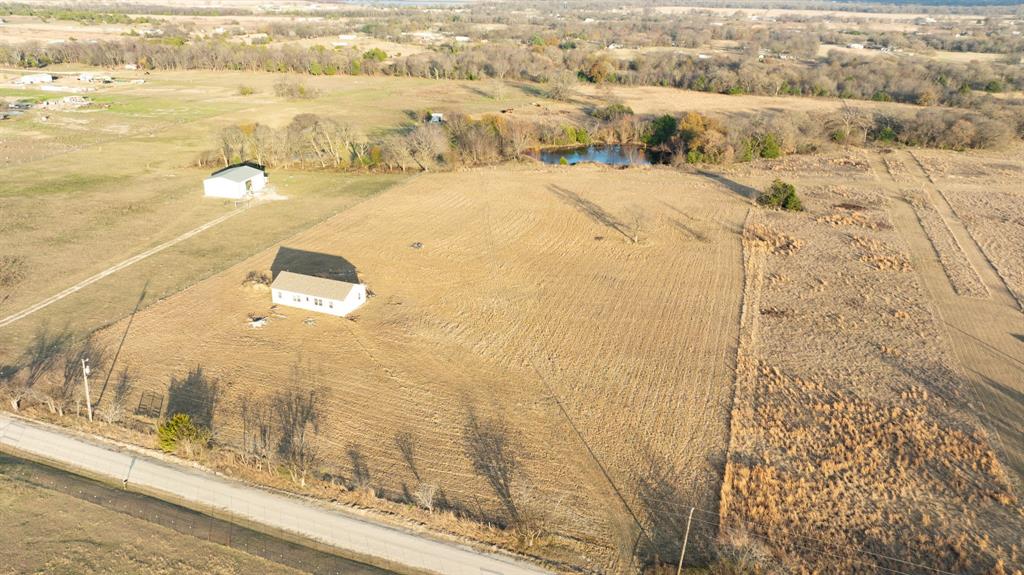 1495 Vz Cr Wills Point, TX 75169 - Photo 6 of 24 a bathroom with a bathtub