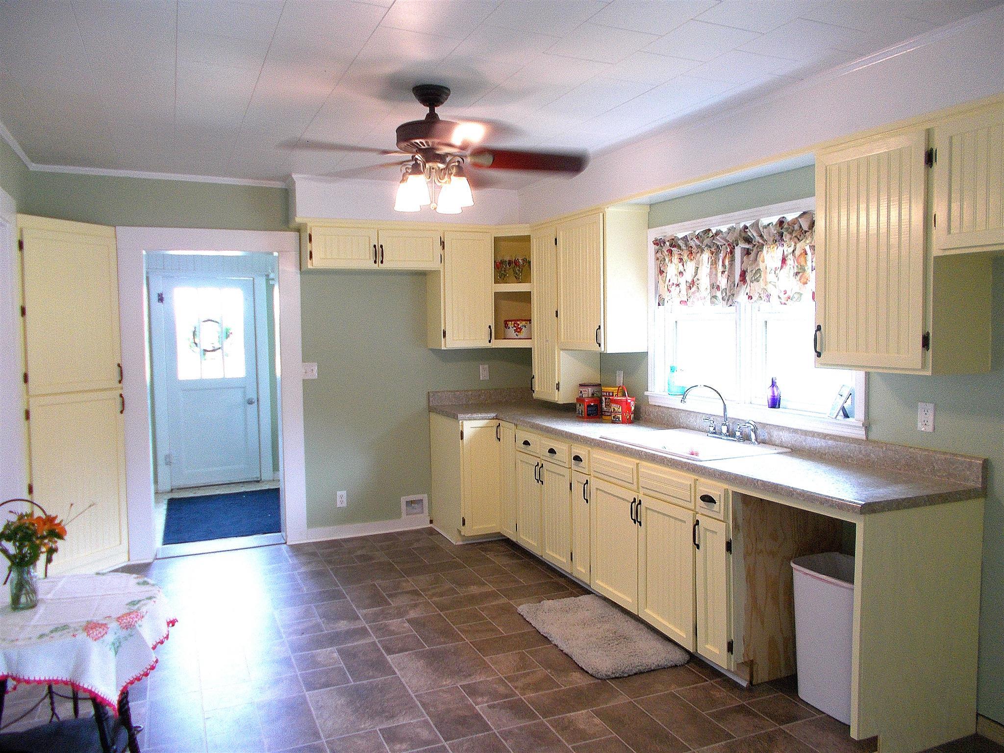 1098 Old Stage Road Dickson, TN 37055 - Photo 18 of 30 Gallery Image 18