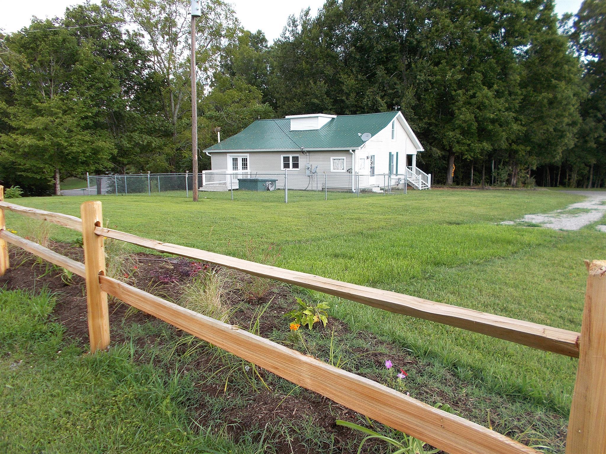 1098 Old Stage Road Dickson, TN 37055 - Photo 7 of 30 Gallery Image 7