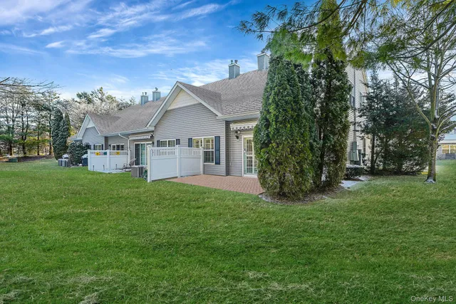 $555,000 | 116 Maya Circle, Central Islip, NY 11722