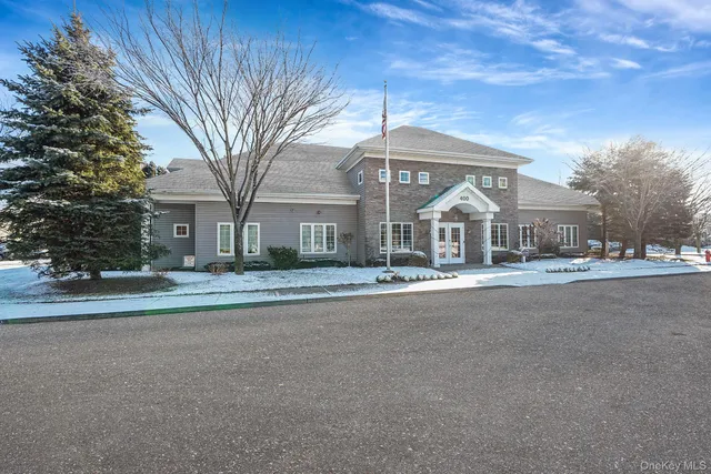 $555,000 | 116 Maya Circle, Central Islip, NY 11722