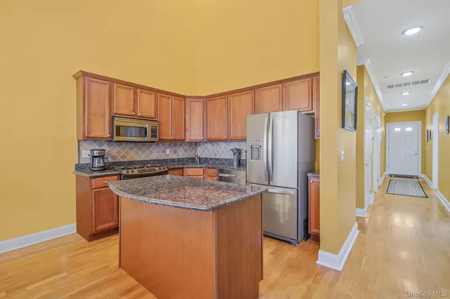 $555,000 | 116 Maya Circle, Central Islip, NY 11722