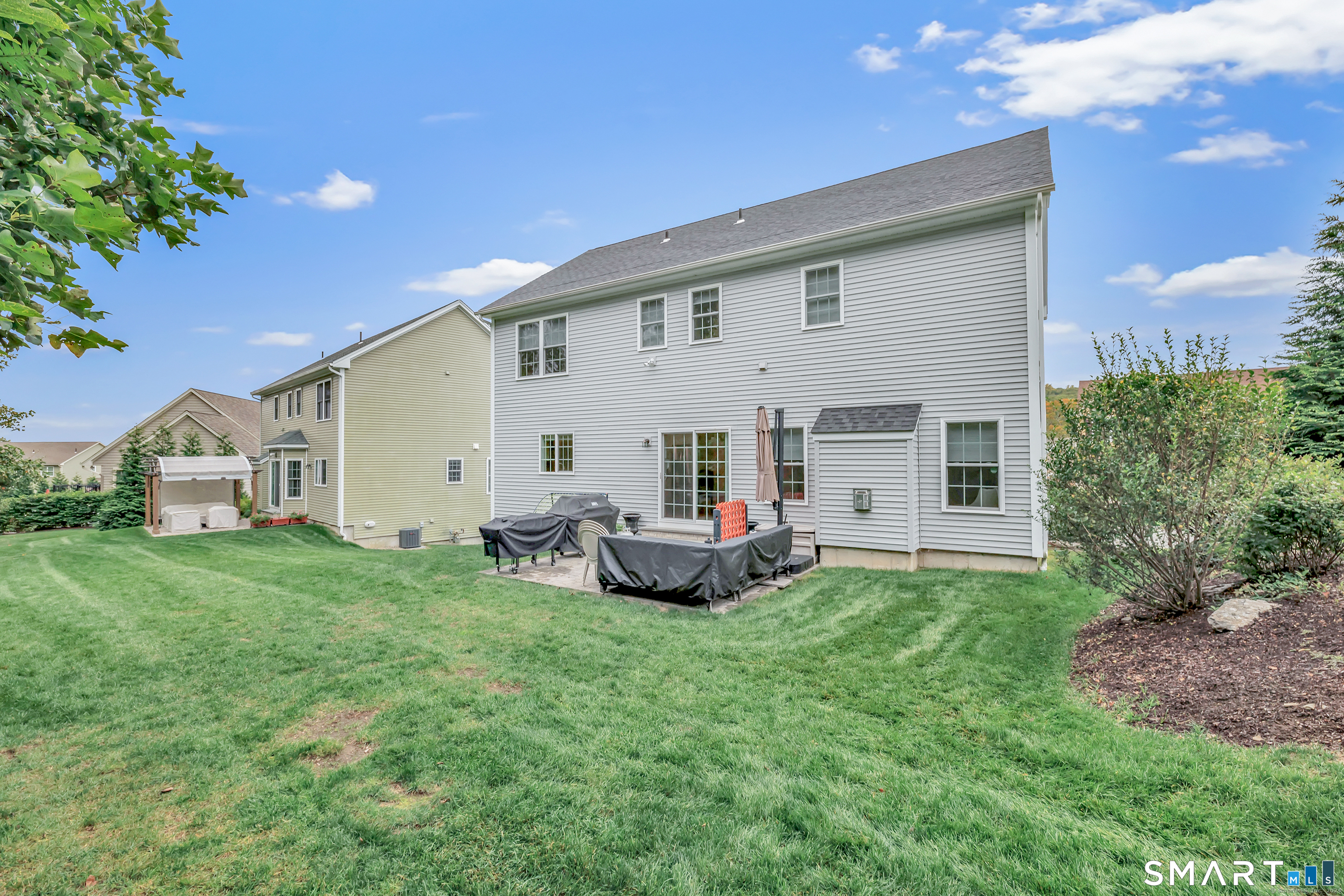 8 Woods View Lane Shelton, CT 06484 - Photo 3 of 21