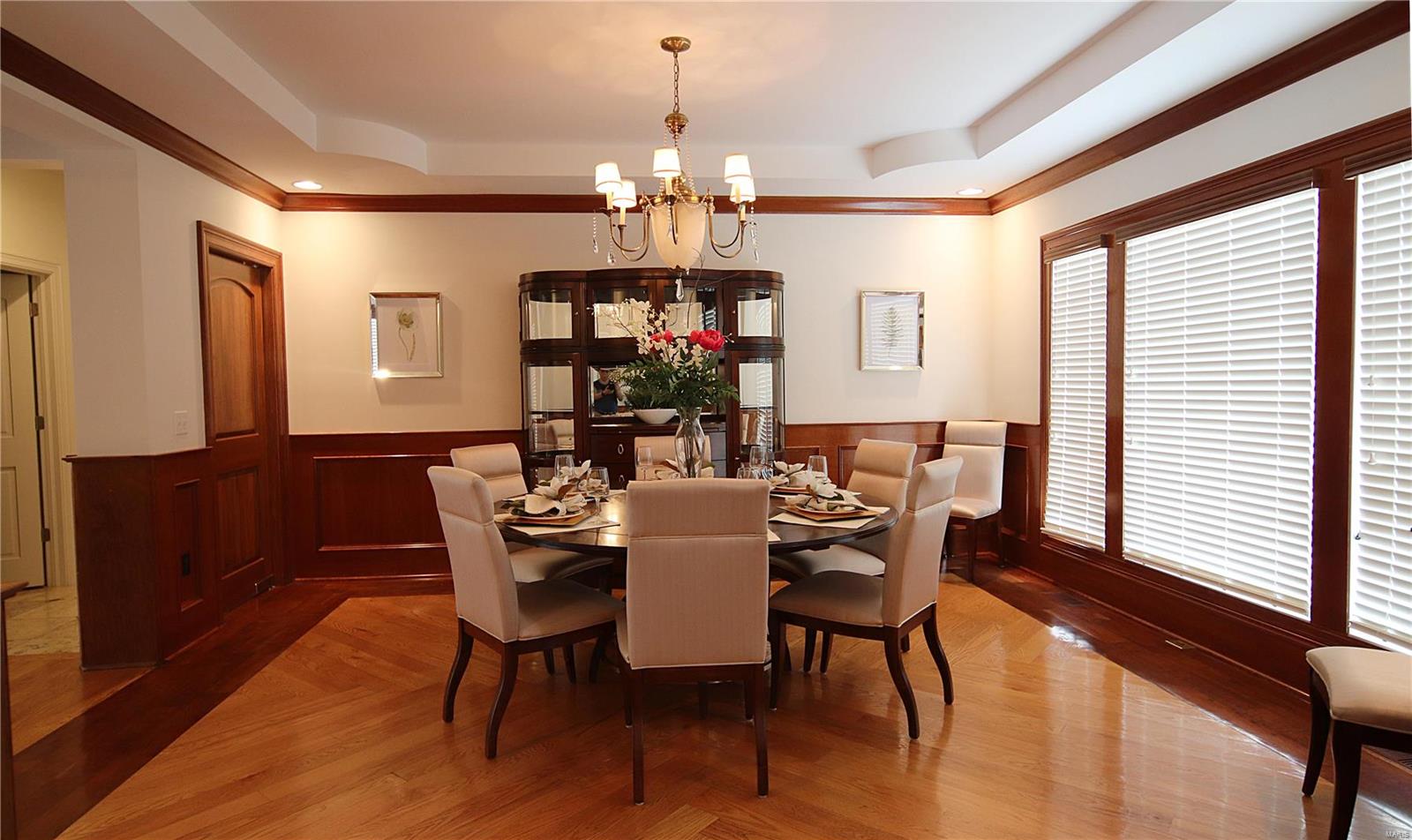 9554 Litzsinger Road Ladue, MO 63124 - Photo 3 of 40 Gallery Image 3