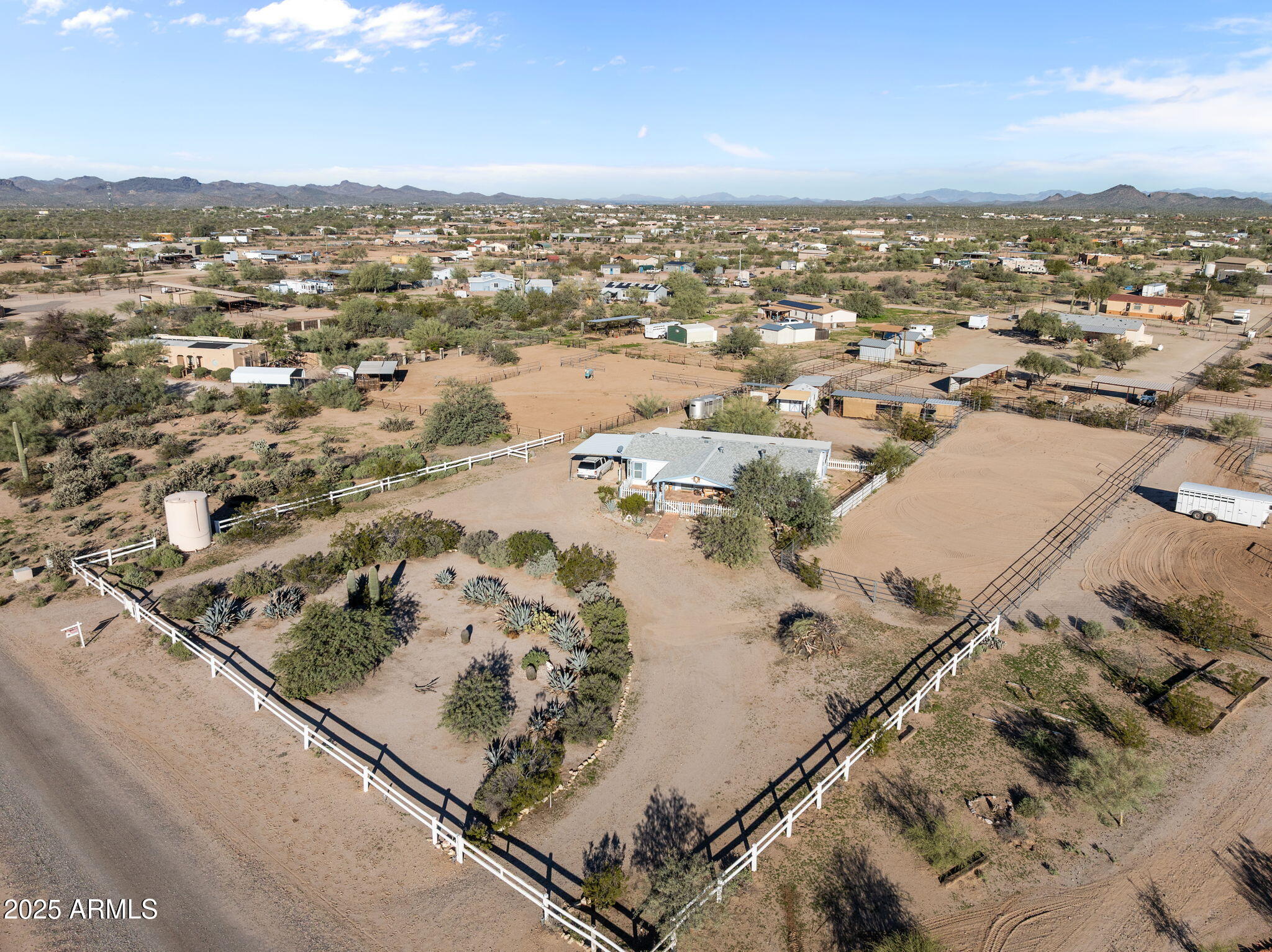 25124 West Saddle Mountain Road Morristown, AZ 85342 - Photo 13 of 44 42-web-or-mls-DJI_20251204093544_0028_D