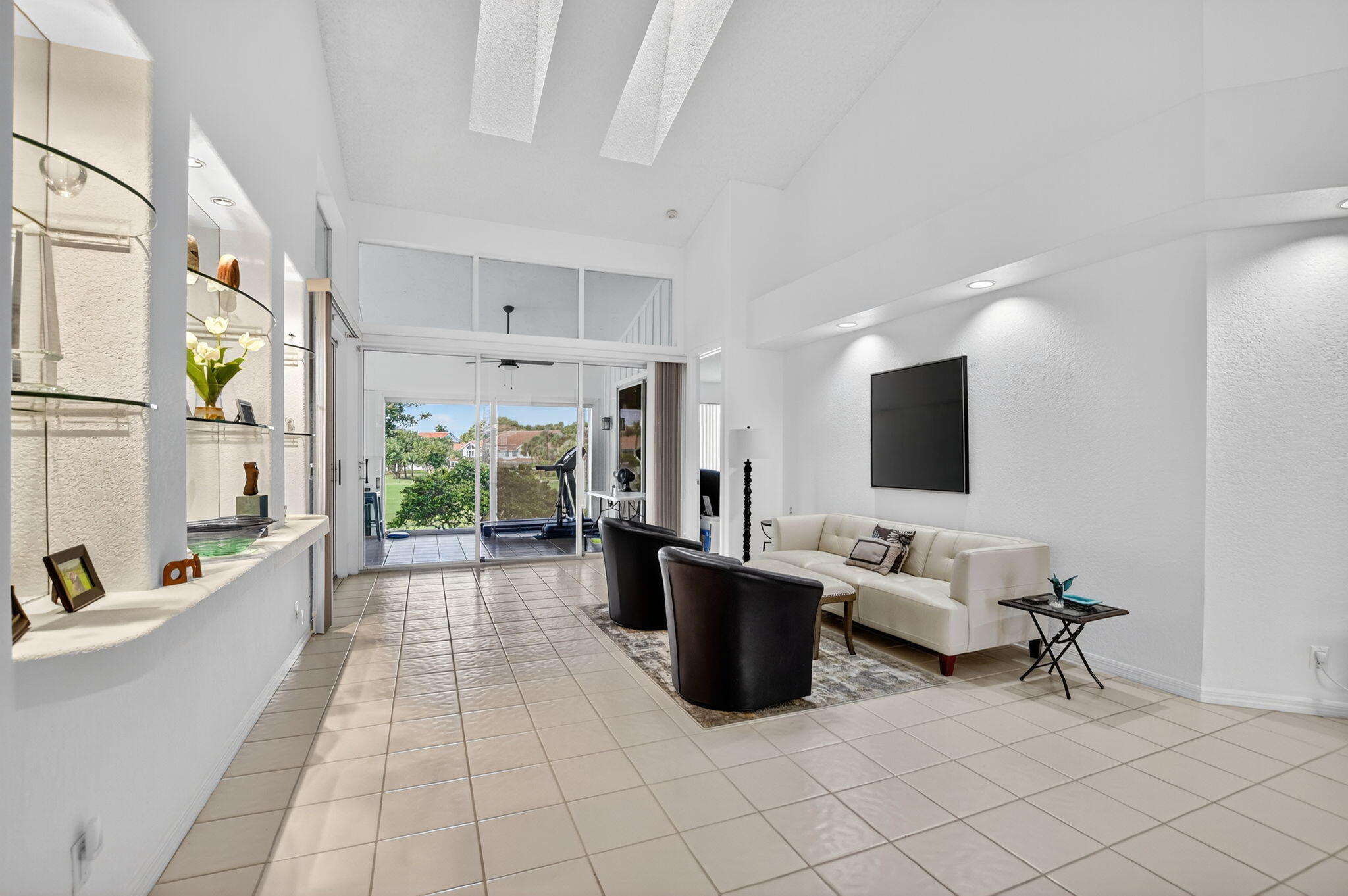 5781 Northwest 24th Avenue, Unit 902 Boca Raton, FL 33496 - Photo 17 of 72 Living area