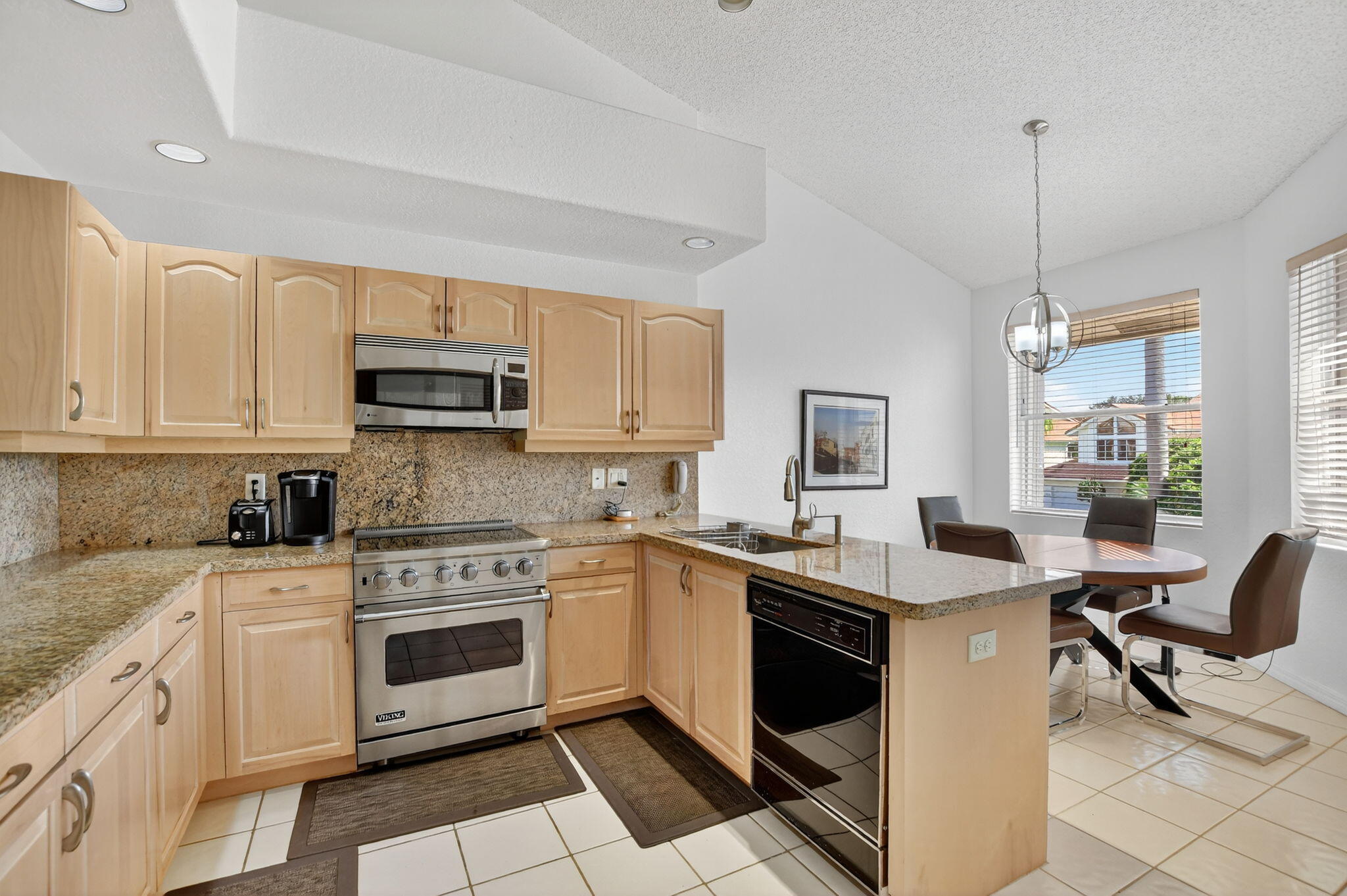 5781 Northwest 24th Avenue, Unit 902 Boca Raton, FL 33496 - Photo 21 of 72 Kitchen