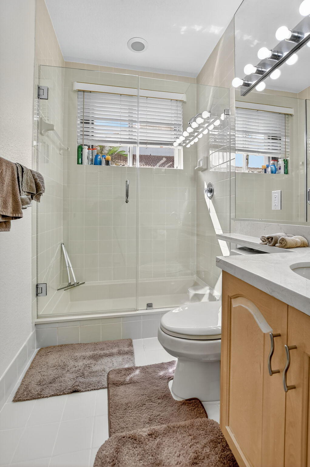 5781 Northwest 24th Avenue, Unit 902 Boca Raton, FL 33496 - Photo 36 of 72 Guest en-suite bath