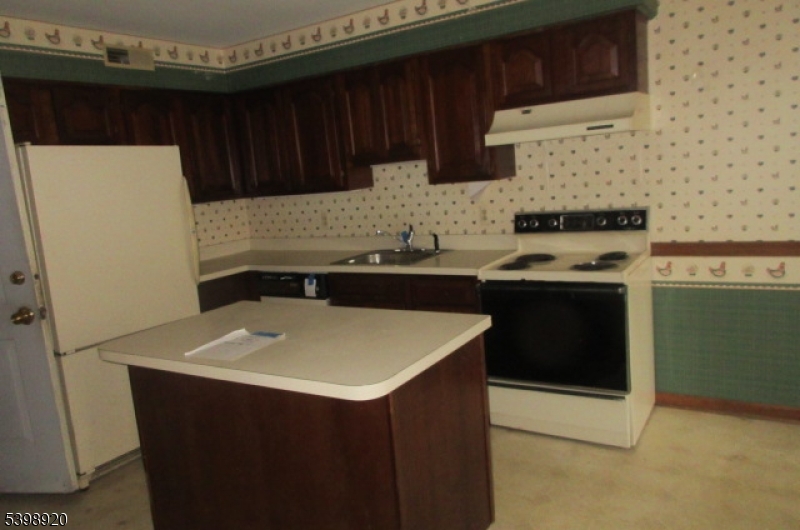 74 Cobbler Square Sparta, NJ 07871 - Photo 4 of 18