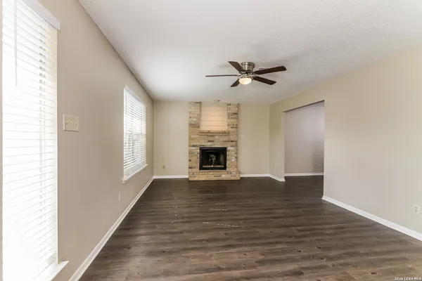 $1,945 | 7307 Park W Drive, San Antonio, TX 78250