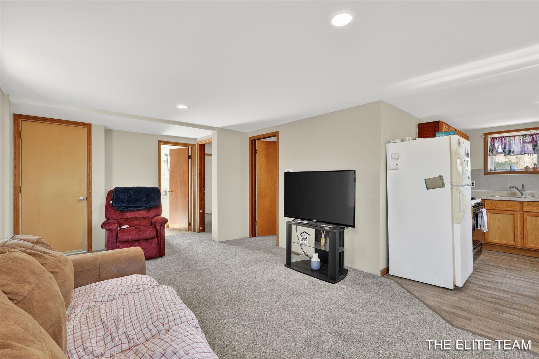 343 West Long Lake Road Orleans, MI 48865 - Photo 8 of 50 010-343-W-Long-Lake-Rd-Orleans-MI-48865-