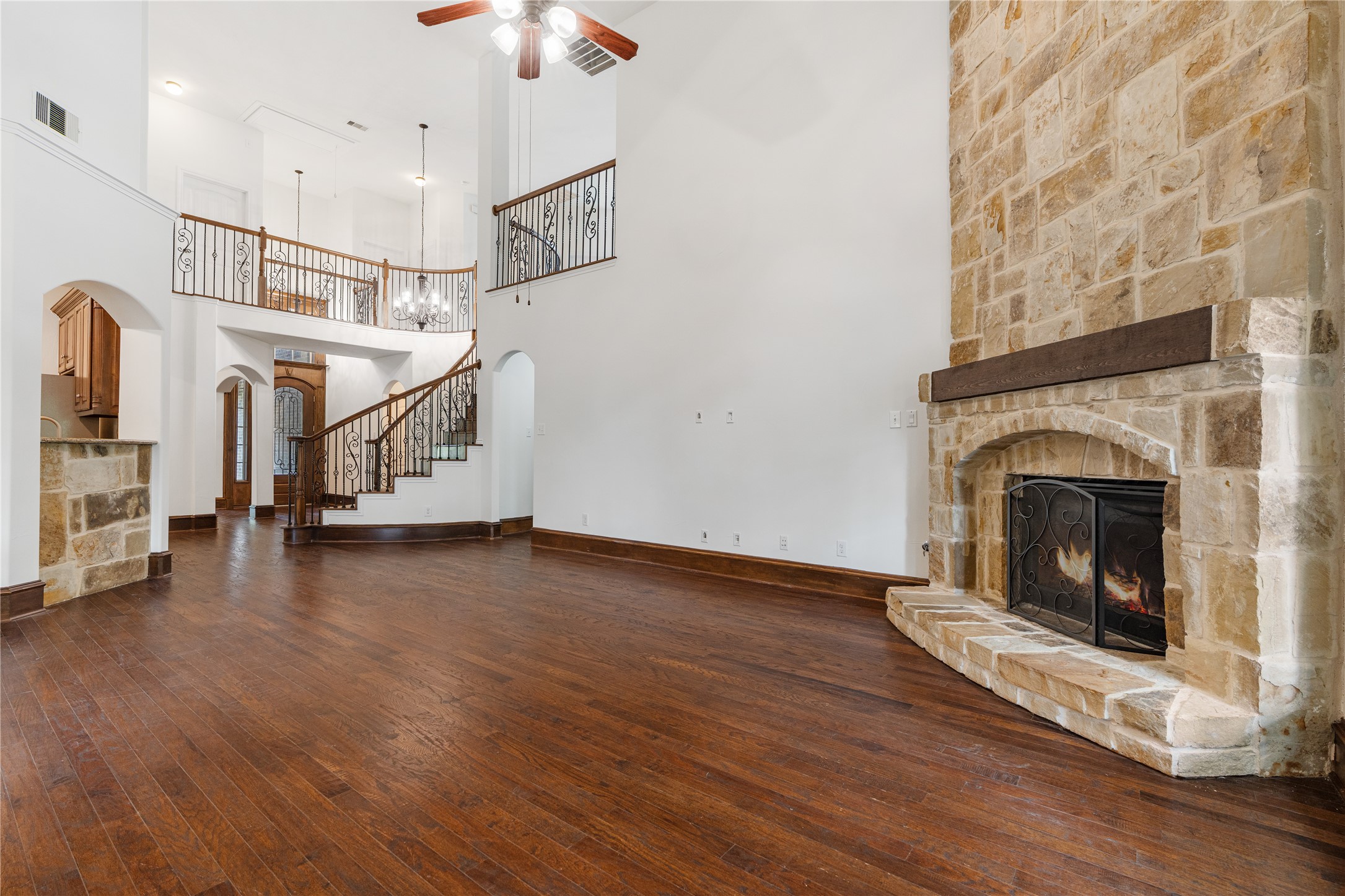 2115 Graystone Ridge Drive Conroe, TX 77304 - Photo 11 of 47